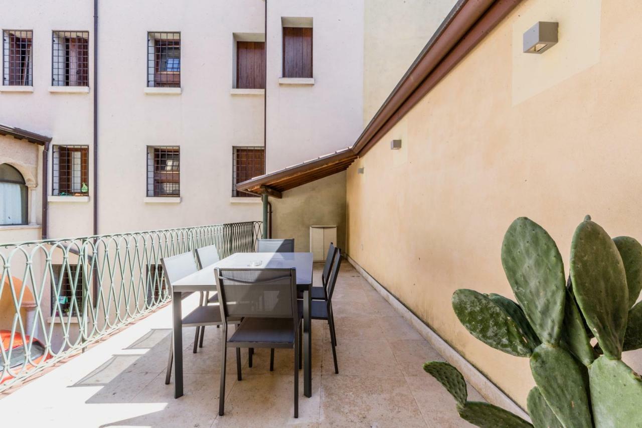 Palazzo Cavalli Pasquini Verona Exteriör bild